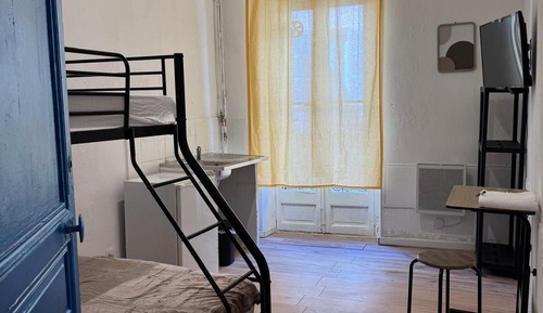 Economy Triple Room, City View