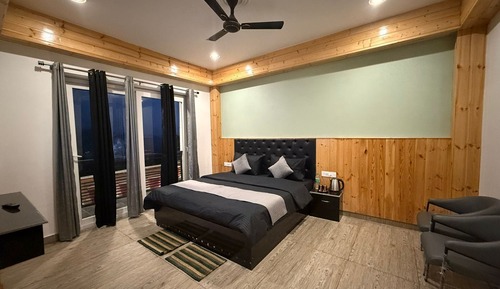 Deluxe Room, Balcony, Hill View