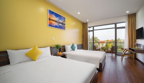 Family Room, Garden View
