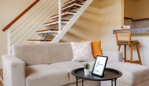 Suite, Mezzanine