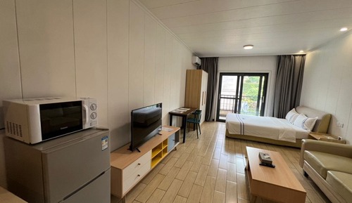 Deluxe Studio, 1 Bedroom, Balcony, Pool View