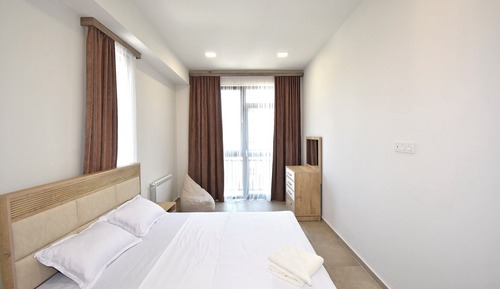 Basic Apartment, Balcony, City View