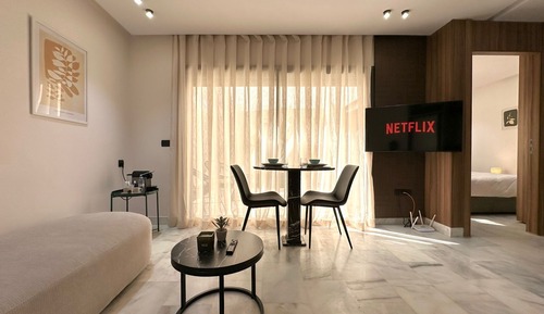 Comfort Studio, City View