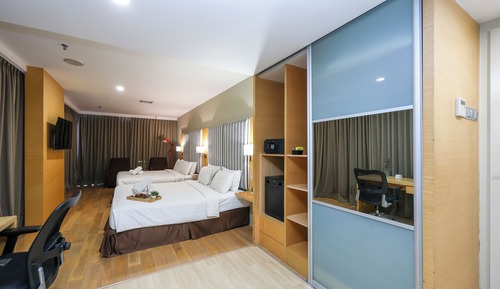 Premier Dualistic Family Room