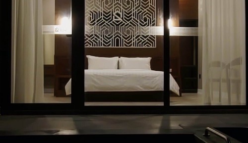 Romantic Villa, River View