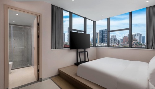 Room, 1 King Bed, Non Smoking (Tatami)