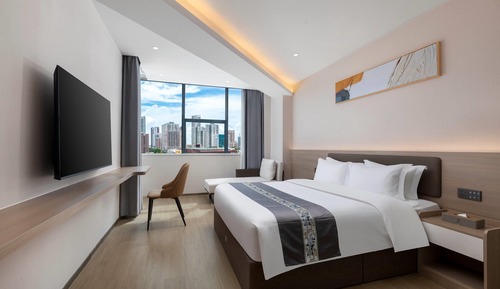 Room, 1 King Bed, Non Smoking, City View