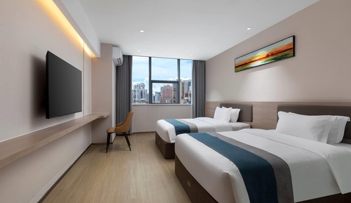 Room, 2 Twin Beds, Non Smoking, City View