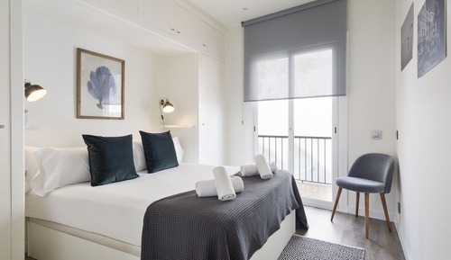 Deluxe Apartment, 3 Bedrooms, Sea View, Beachfront (Paseo de la Ribera 44)