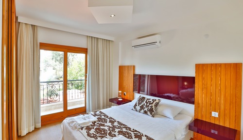 Comfort Apartment, 2 Bedrooms, Balcony, Partial Sea View
