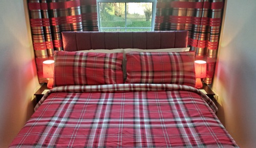 Double Room (Street View)