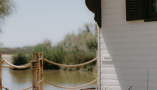 Room (Gipsy Caravan)