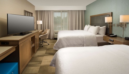 Room, 2 Queen Beds, Accessible, Bathtub