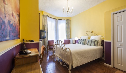 Standard Room, 1 Queen Bed