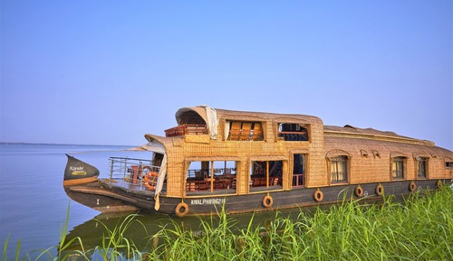 3 Bedroom Houseboat MZ