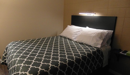 Standard Room, 1 Queen Bed