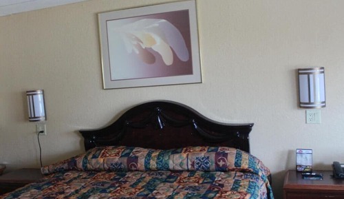 Standard Room, 1 King Bed