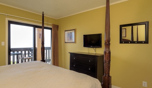 Deluxe Condo, 1 King Bed with Sofa bed, Ocean View, Beachfront