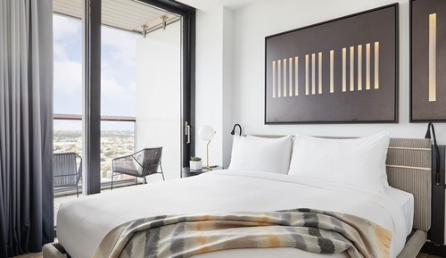 Deluxe Suite, Balcony, Corner (Wraparound)