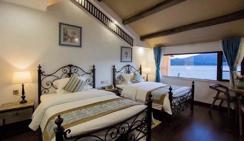 Basic Twin Room, Lake View