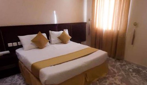 Comfort Triple Room, City View