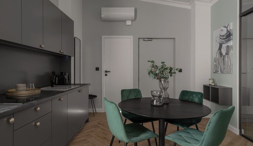 Suite, City View