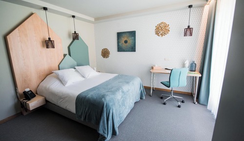 Comfort Suite, Mobility Accessible, Lake View