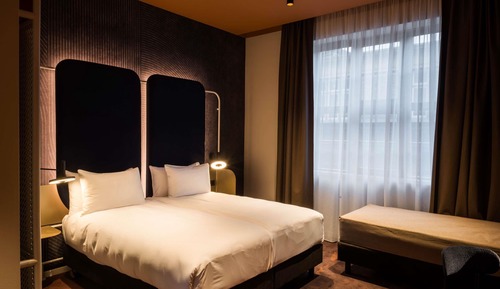 Deluxe Room (1 Double Bed and 1 Single Bed)