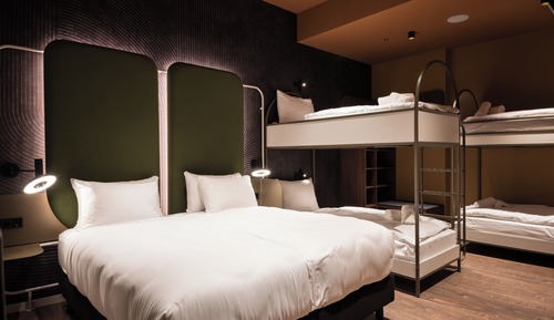 Apartment, Multiple Beds