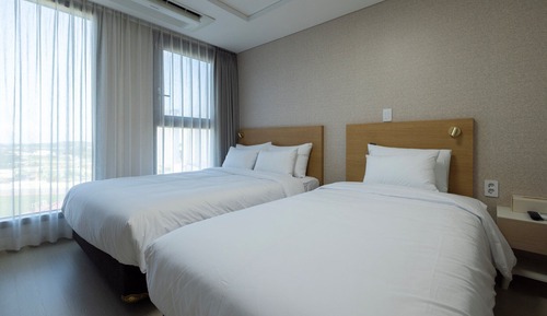 Deluxe Triple Room, Non Smoking, City View