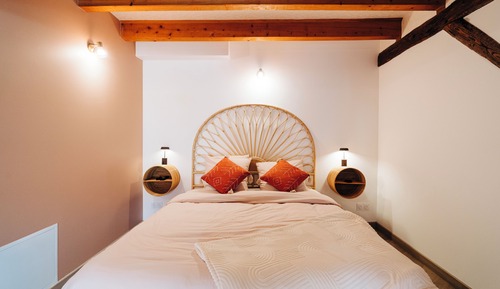 Panoramic Suite, Shared Bathroom