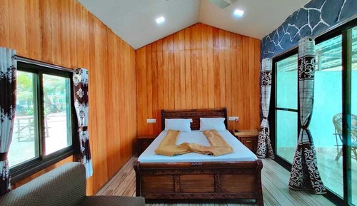 Standard Cabin