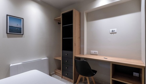 Semi-Basement Family Apartment, 3 Bedrooms