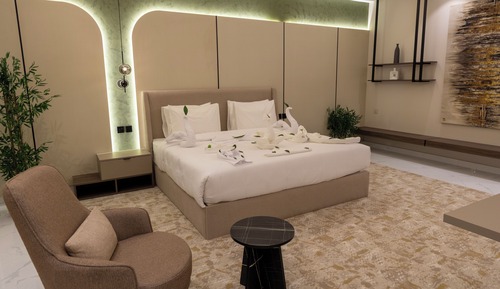 Luxury Suite
