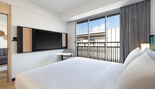 King Deluxe Family Room