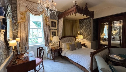 Superior Suite, Ensuite, Mountain View (Full Bath)