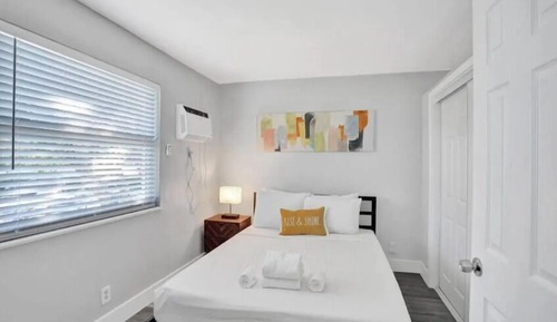 Deluxe Single Room, 1 Queen Bed with Sofa bed