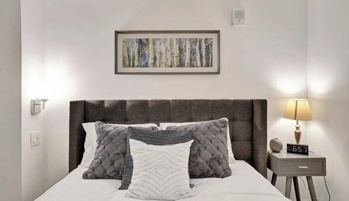 Classic Studio, Patio (Eden 2104)