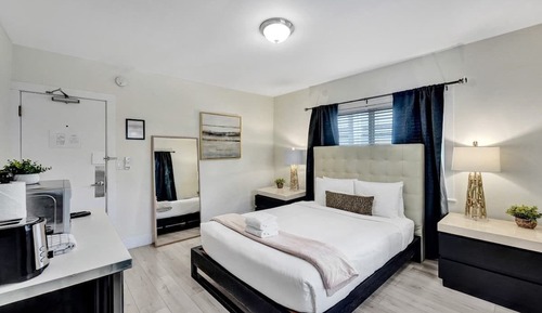 Classic Studio, Patio (Eden 1202)