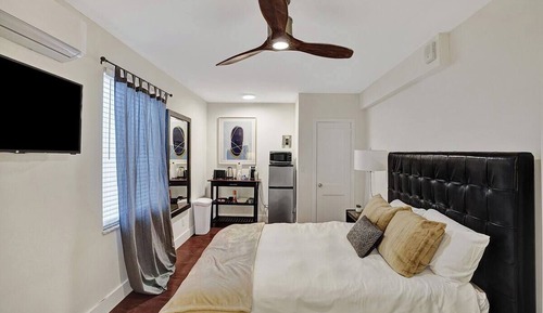 Classic Studio, Patio (Eden 2106)