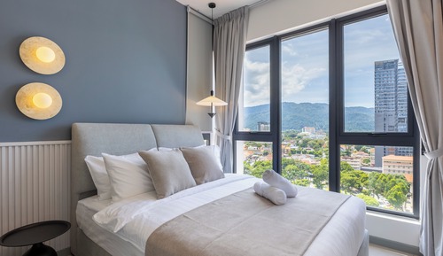 Classic Apartment, 2 Bedrooms, City View