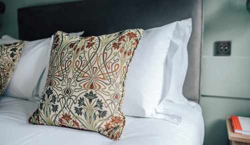 Deluxe Room, 1 Queen Bed, Air conditioning, Garden View