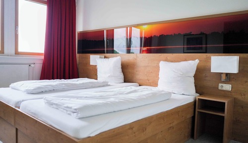 Family Room, Bathtub