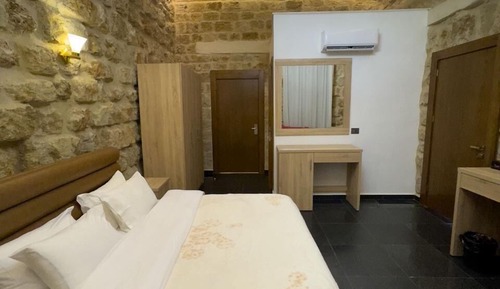 Deluxe Studio Suite, City View