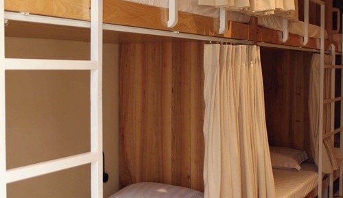 Deluxe Shared Dormitory, Garden View