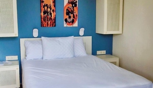 Classic Apartment, Beach View