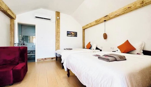 Twin Room, Balcony