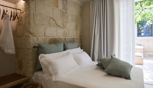 Deluxe Room, 1 Queen Bed, Garden View