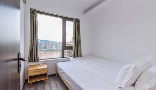 Panoramic Suite, City View