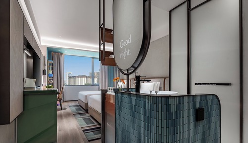 Standard Room, 1 King Bed, Courtyard View